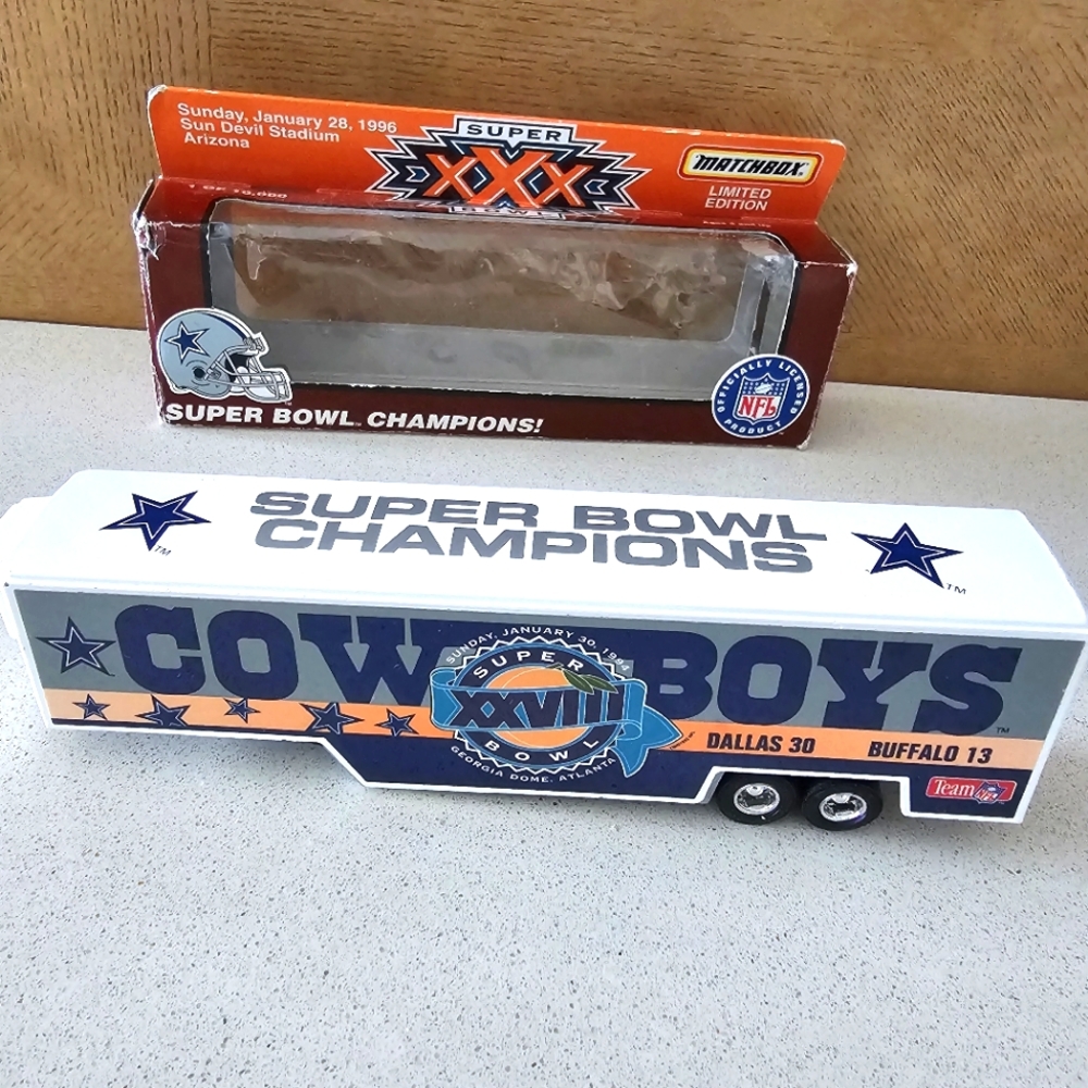 Dallas Cowboys 1996 Super Bowl Champions Limited Edition Diecast Semi Collectibl